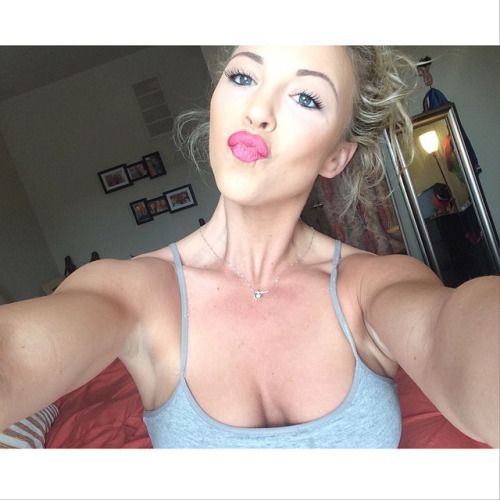 @alexismontgomery (via selfshotmag):
Bye Gainesville