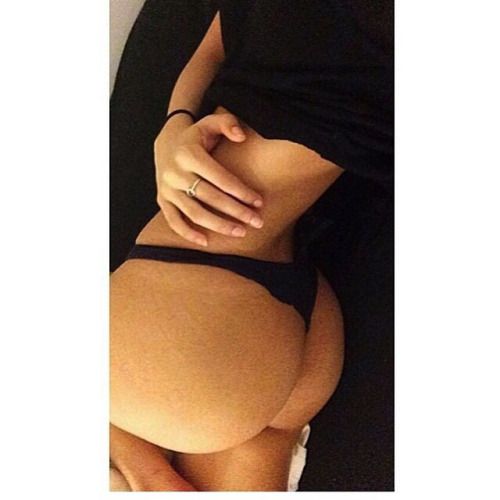 @taylorve (via selfshotmag):
Follow my girl @sahars0ragool
