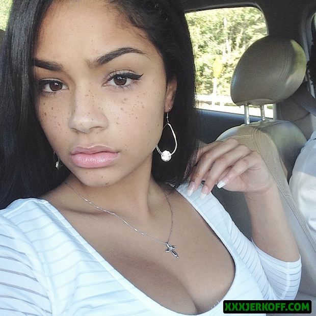 Gorgeous Black Teen Sexy Selfie