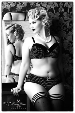 Sexy blonde big girls lingerie in this pic