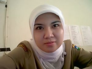 Foto Bugil PNS Jilbab Pamer Tetek Memek Mulus If you enjoy it...