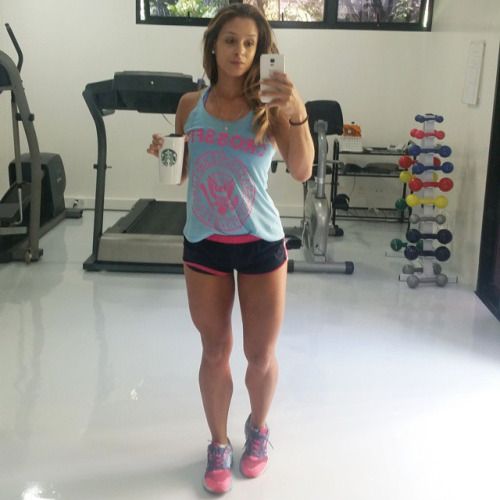 @thais_health (via selfshotmag): Cara de sono