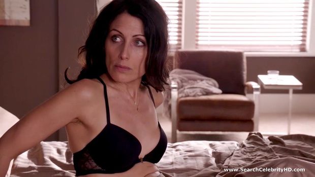 Lisa Edelstein - Girlfriends' Guide to Divorce - S01E04