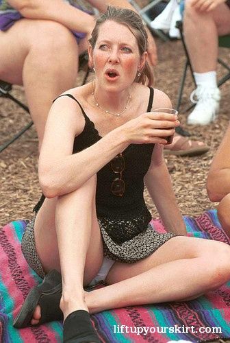 more upskirt photos