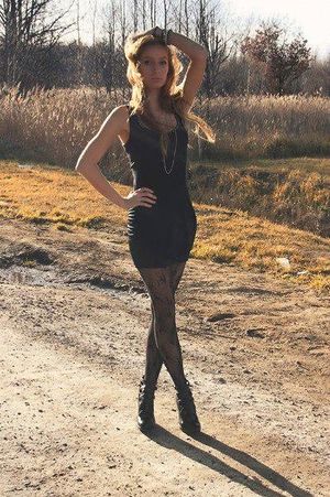 Leggy amateur outdoor