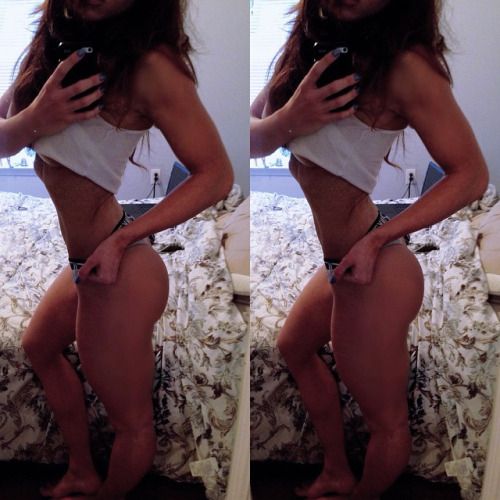 @jaimielynnfitness (via selfshotmag):
No fancy diet no waist...