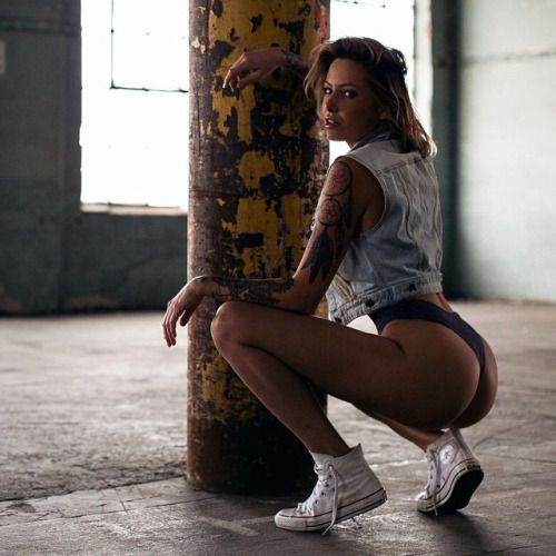 @miss_tina_louise (via selfshotmag):
sunday bumday...