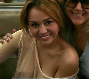 miley cyrus braless nipple