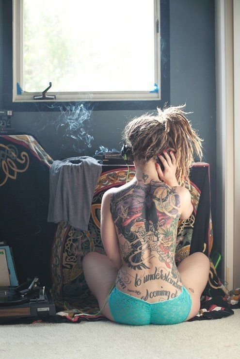 Yakuza babe blonde has amazing tattoos on her back very cute ass