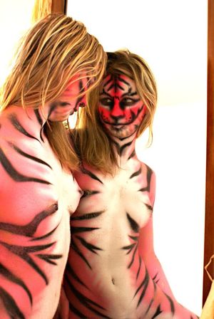 Pink_tiger_by_Rabbit86