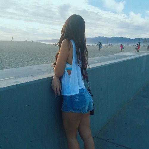 @missjuliakelly via selfshotmag: