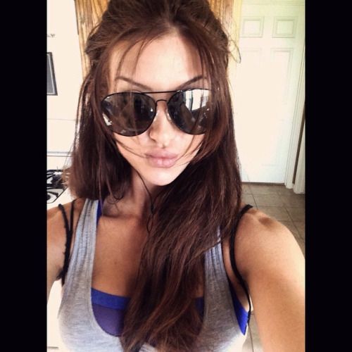 @jaimielynnfitness (via selfshotmag):
Finally some sun here in...