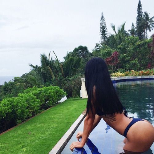 @katyaelisehenry (via selfshotmag):