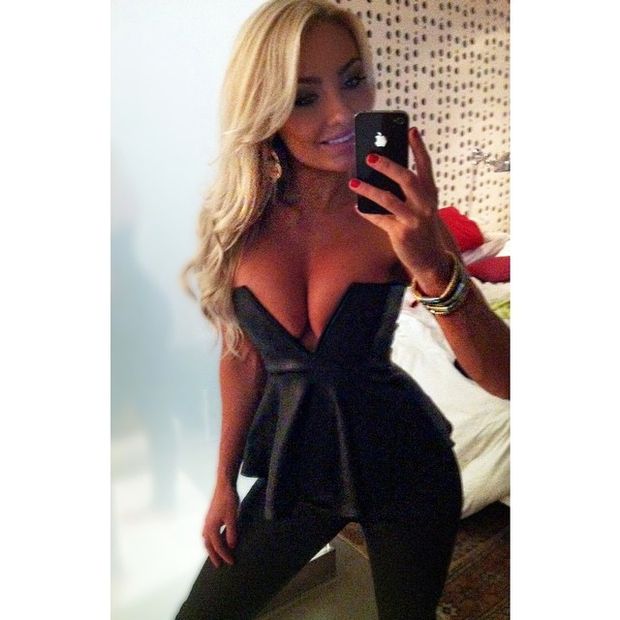 Sexy Blonde MILF With Big Tits in Black Corset Selfie