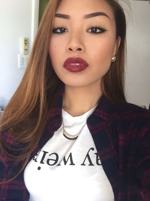 sincerelysandy:

I don’t fuck wit YOU. Bigboobs, Toket Gede,...