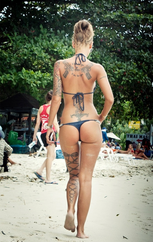 Super babe on the bitch in miami has amazing tattoos on her fit body
