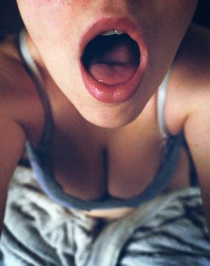 I'm so hungry, please cum in my mouth