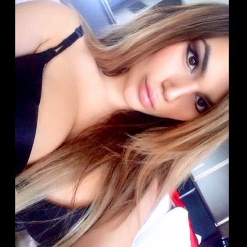 @aylen25 (via selfshotmag):
My sister❤️ @aylin.a21