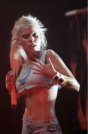 Yolandi