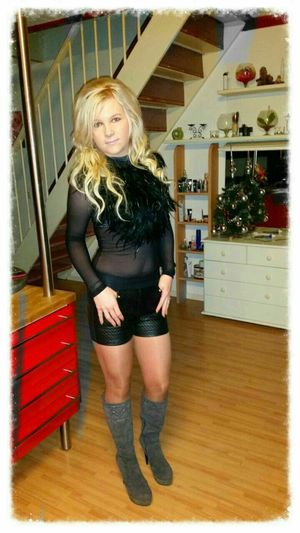 Slutty blonde ready to go out.