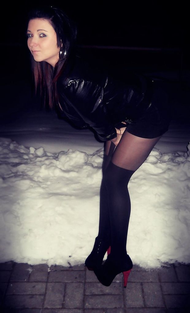 Nasty amateur bending on the roadside