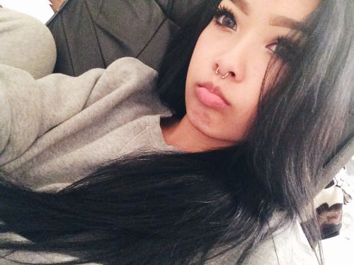 abbykaleeleee:

Oversized crew necks