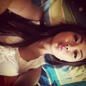 xjasmineee: Kissy face. (Taken with Instagram) Bigboobs, Toket...