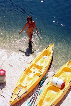 nude athletic babes, naked athletic girls, swimsuits, big asses, huge boobs, sporty beauties