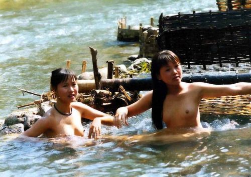 Ngintip Gadis Desa Mandi di Sungai Just another collection about...