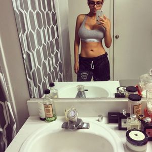 @miakhalifa1 (via selfshotmag): Calisthenics for 30 min but...