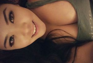 trancemebby: Bored in bed. Pretty tired..don’t wanna sleep...