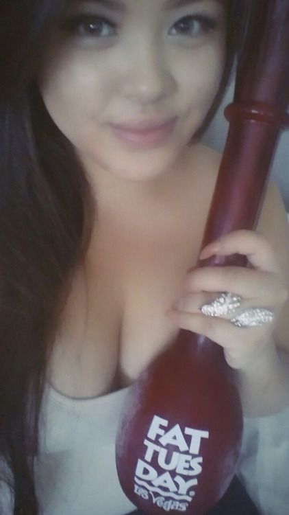 trancemebby:

Me and my FAT TUESDAY! DEEEELICIOUS!! Bigboobs,...