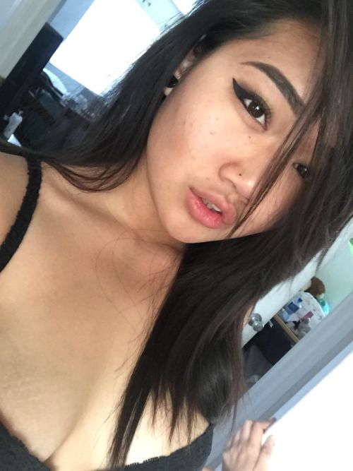 trucphoung:
took this earlier too Bigboobs, Toket Gede, Tetek...