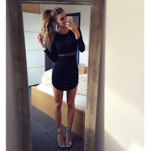 @celineschh (via selfshotmag): Black dress❤️ @lookbookstore ✖️...
