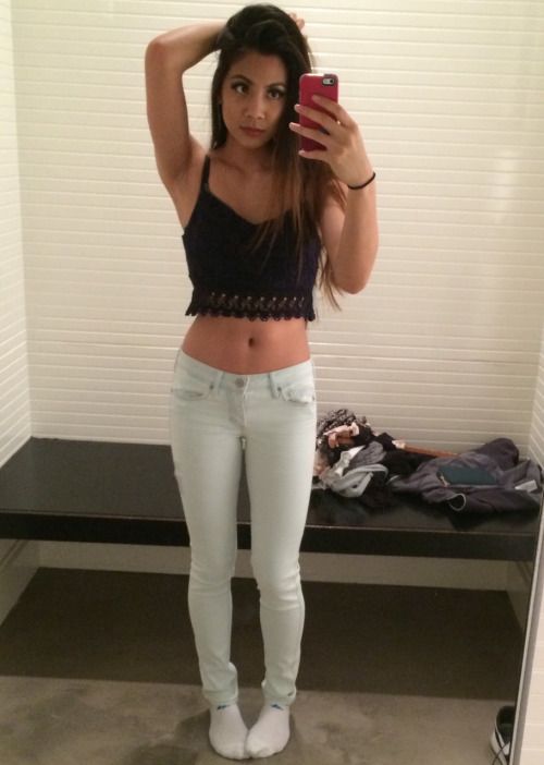 ohhaimikaylaa:
Lol I look short. Bigboobs, Toket Gede, Tetek...
