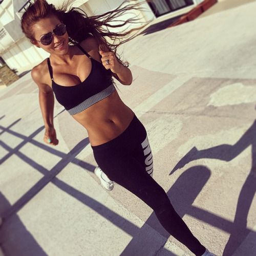 @juliagilas (via selfshotmag):
Good morning everyone