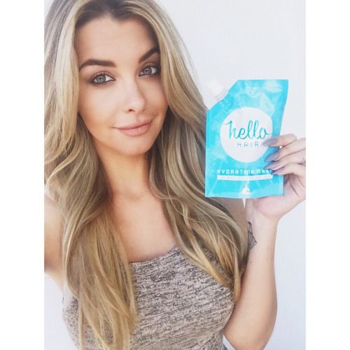 My hair gets really dry so I’m trying @ohhellohair

My hair gets...