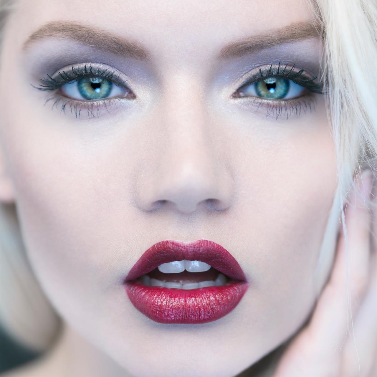 Make-Up Model
