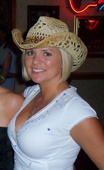 blonde in this novice pic