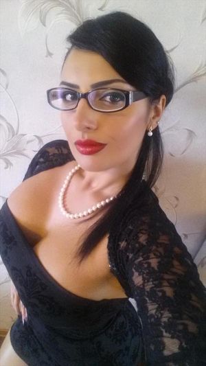 Mistress Ezada Sinn