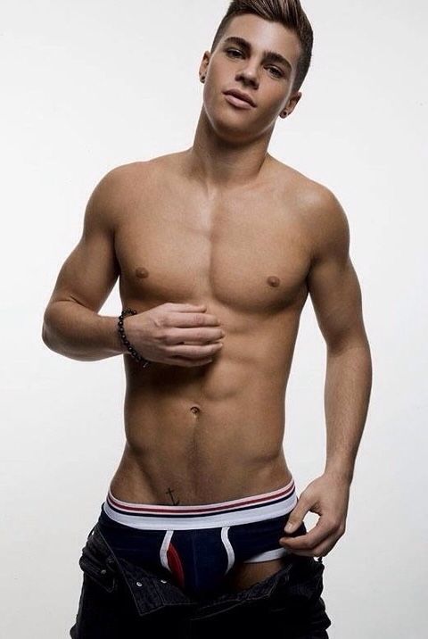 Reblog: xesyxesyyoung:alanpalmsprings:

If you like what you...