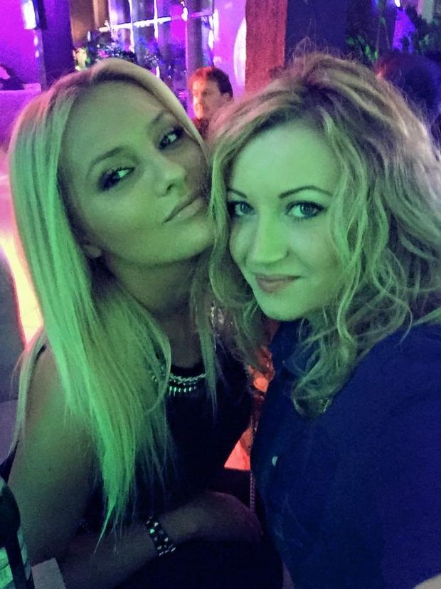 Blonde party chicks