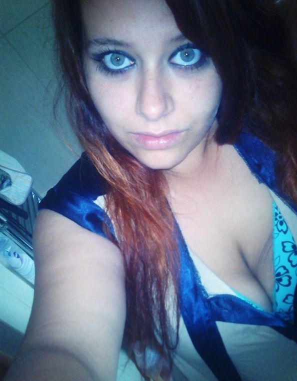Deep cleveage on profile pic