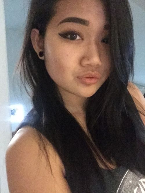 trucphoung:

indecisive bitch goes through 3 outfit changes...