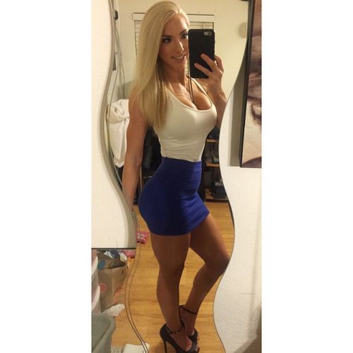 @turtlegirlfit (via selfshotmag): Sometimes I like to wear...