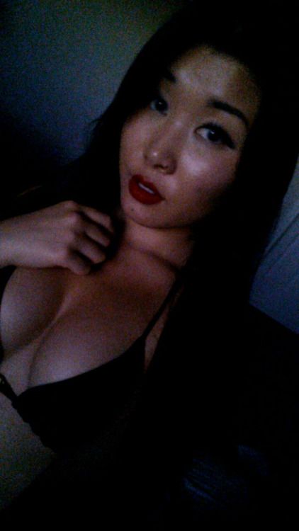 meow-kim:
Feelin witchy follow me on instagram! @alinaimai11...