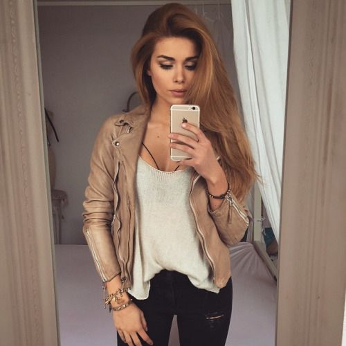@pamela_rf (via selfshotmag): #ootd