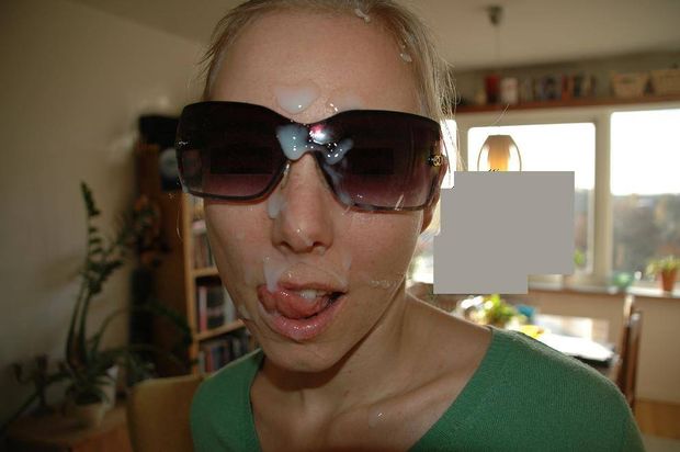 Horny Cumshot Girl