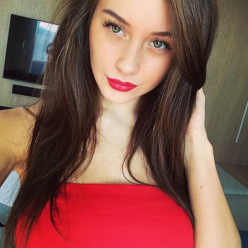 @olgachocolate via selfshotmag: