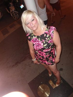 Stoned and wasted chick teasing guys during going back to the hotel room